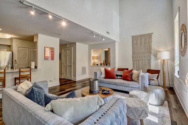 Photo - 20 S Front St Apartment