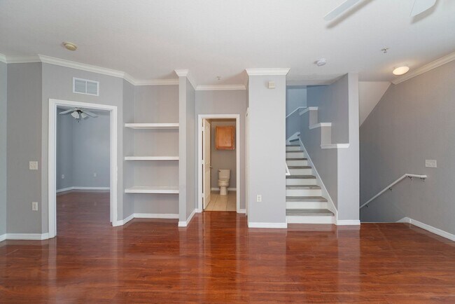 Foto del edificio - Nice 3/2.5 Townhouse with 2-Car Garage in ...