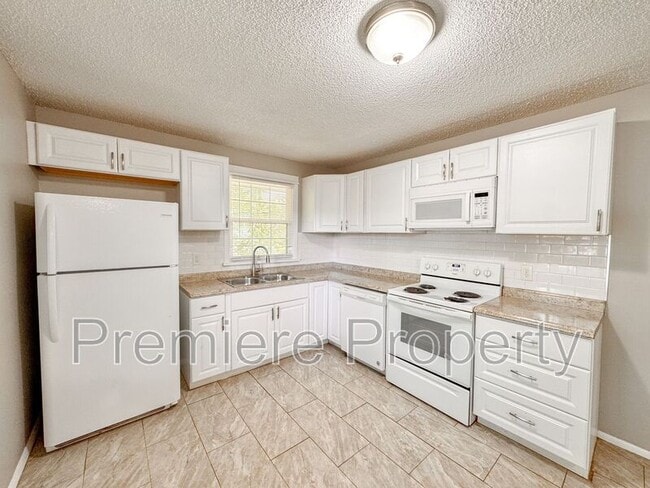 Building Photo - 11814 Fremont Ave