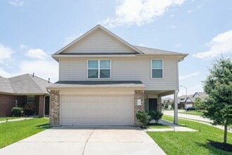 Building Photo - 10002 Pia Drive
