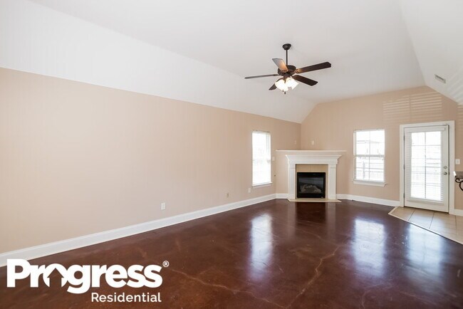 Building Photo - 5663 Bedford Loop W
