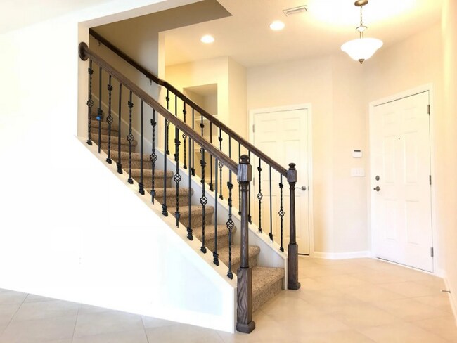 Building Photo - 561 Richmond Dr