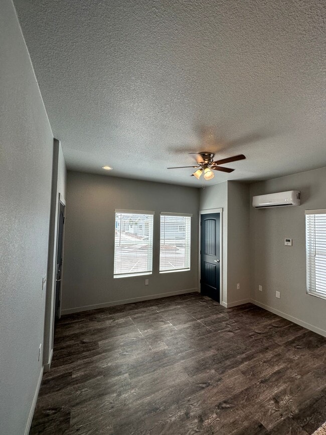 Building Photo - Brand new cottage apartment homes - New Co...