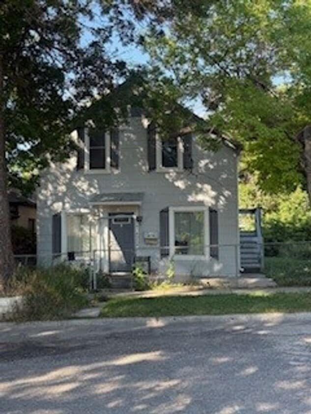 Primary Photo - 214 S G St