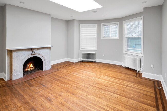 Building Photo - 1953 Locust St