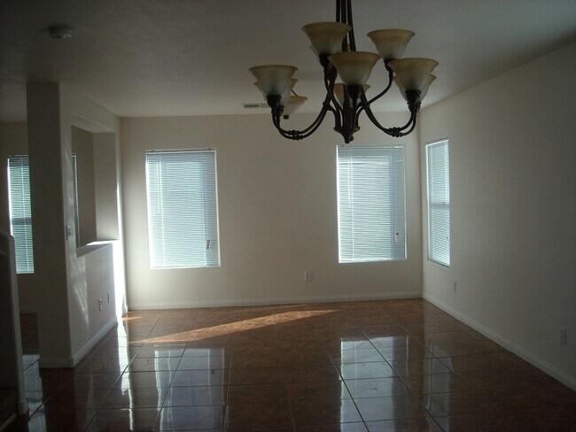 Building Photo - 11609 Grotta Azzurra Ave