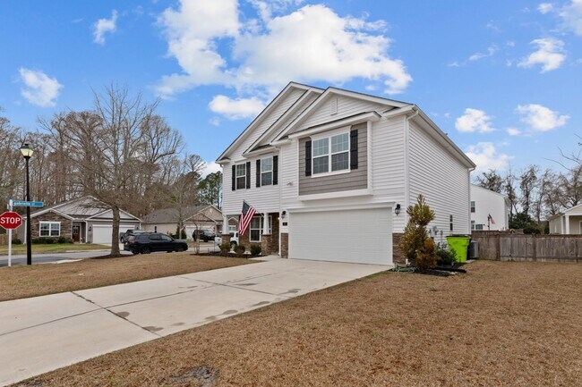 Building Photo - 301 Ginger Dr