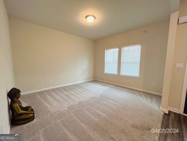Building Photo - 242 Warbler Wy
