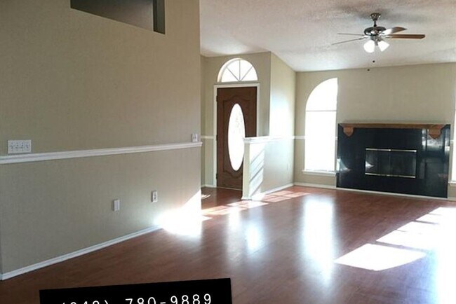 Foto del edificio - 2526 Quail Run Blvd N