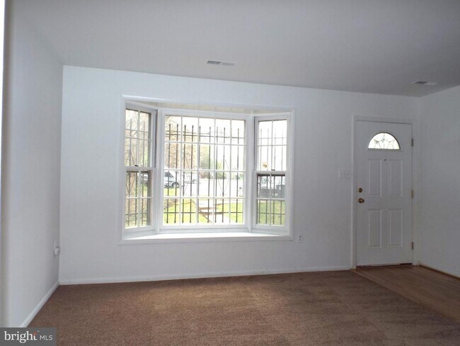 Foto del edificio - 5501 Rollins Ln