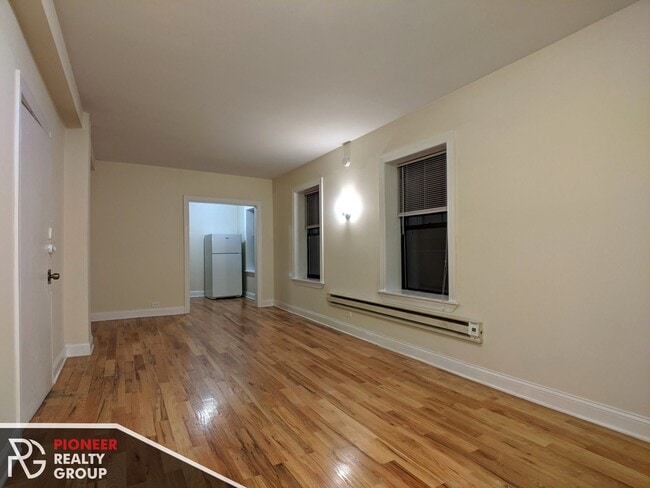 Building Photo - 1350 N Dearborn St