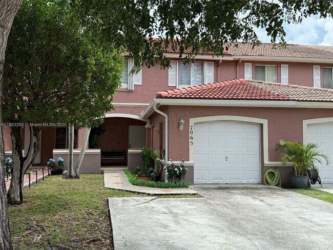 Foto del edificio - 7065 SW 164th Ct