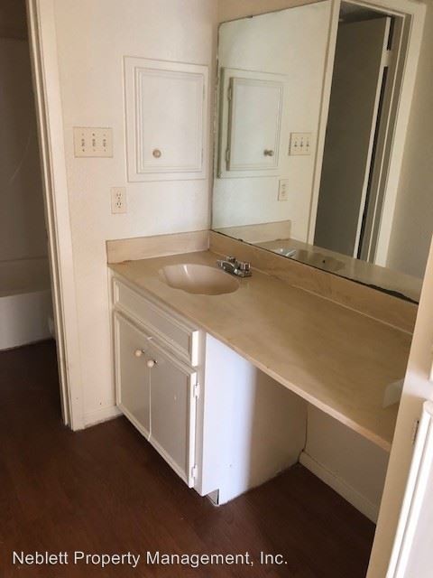 Building Photo - 1 br, 1 bath Apartment - 1505 N Locust #10