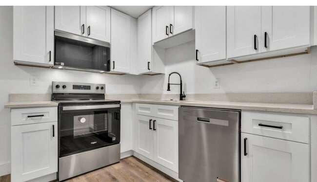 FIRST MONTH'S RENT COMPLETELY FREE MOVE-IN... - FIRST MONTH'S RENT COMPLETELY FREE MOVE-IN... House