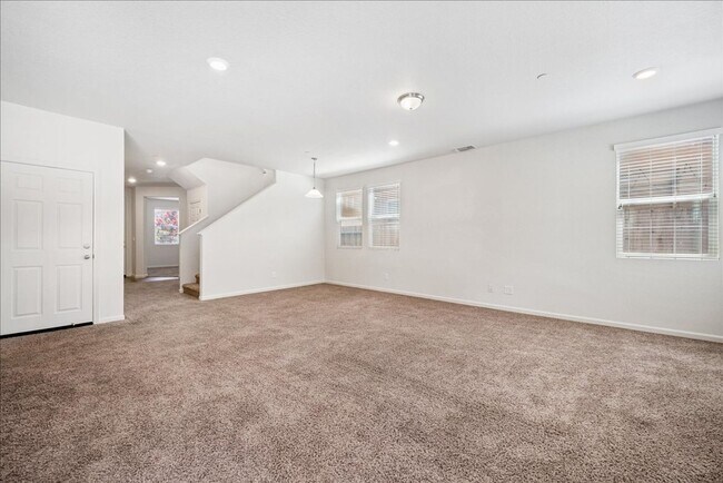 Foto del edificio - 3036 Wading River Way