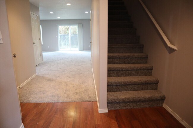 Photo - 10513 NE 63rd St House