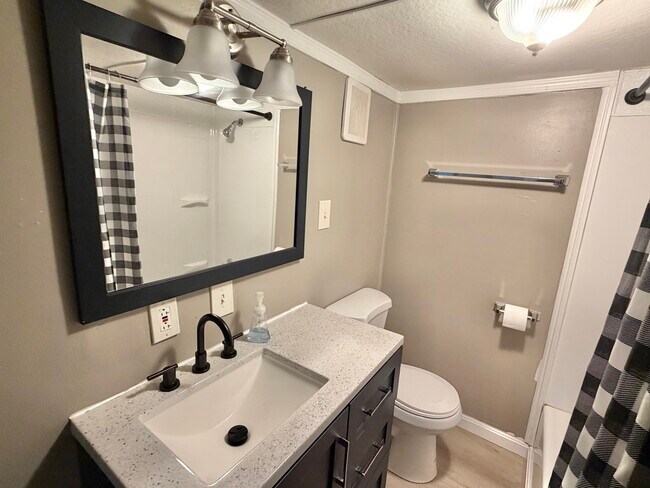 Foto del edificio - 2570 Sanger Ln