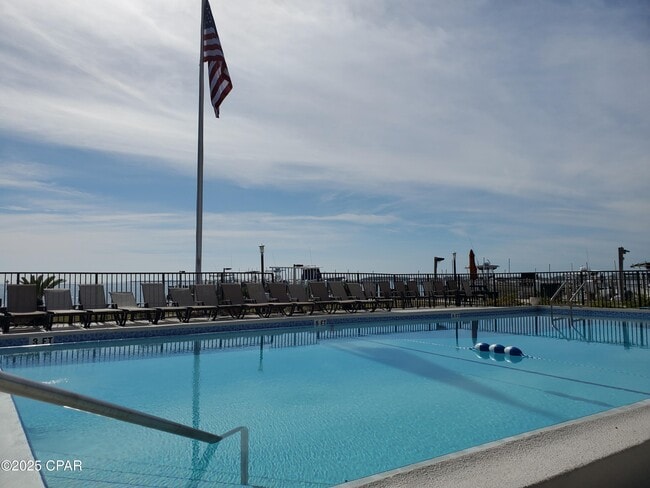 Foto del edificio - 2100 W Beach Dr