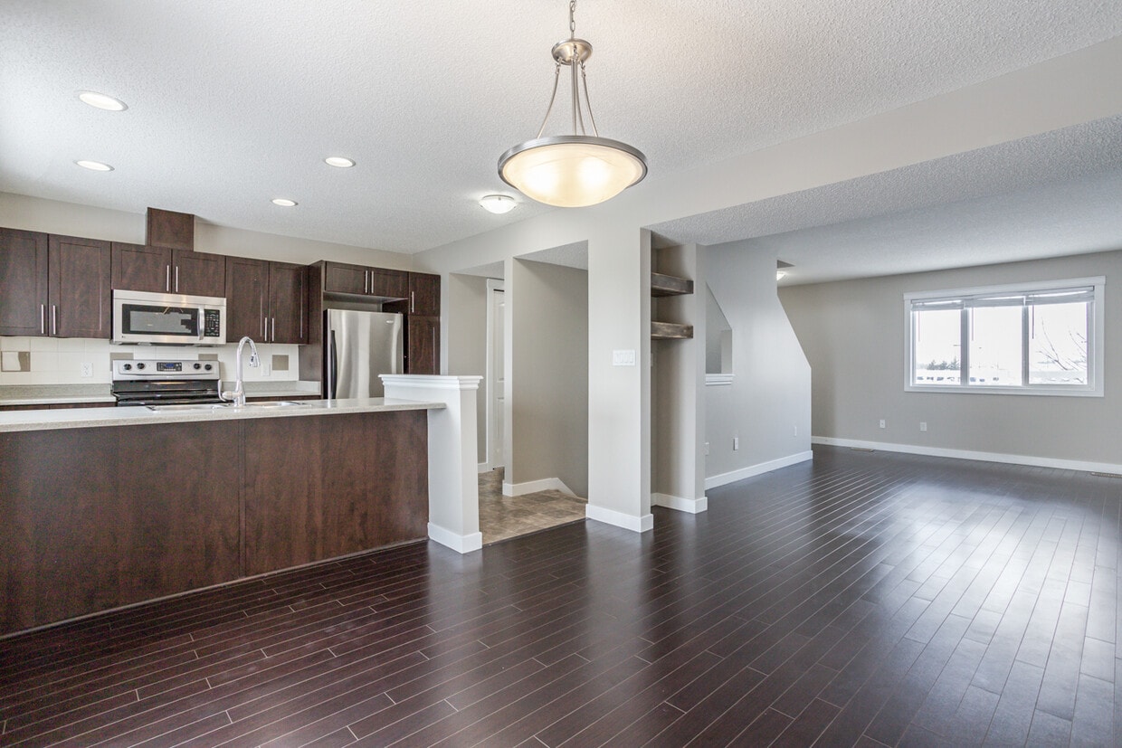 Photo principale - 16 Fairfax Ln