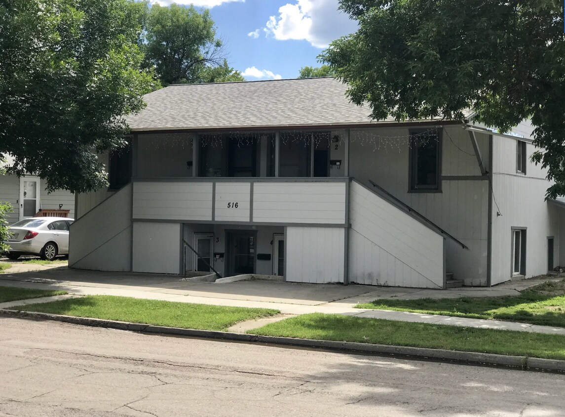 Foto principal - 516 8th St S
