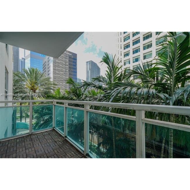 Foto del edificio - 950 Brickell Bay Dr