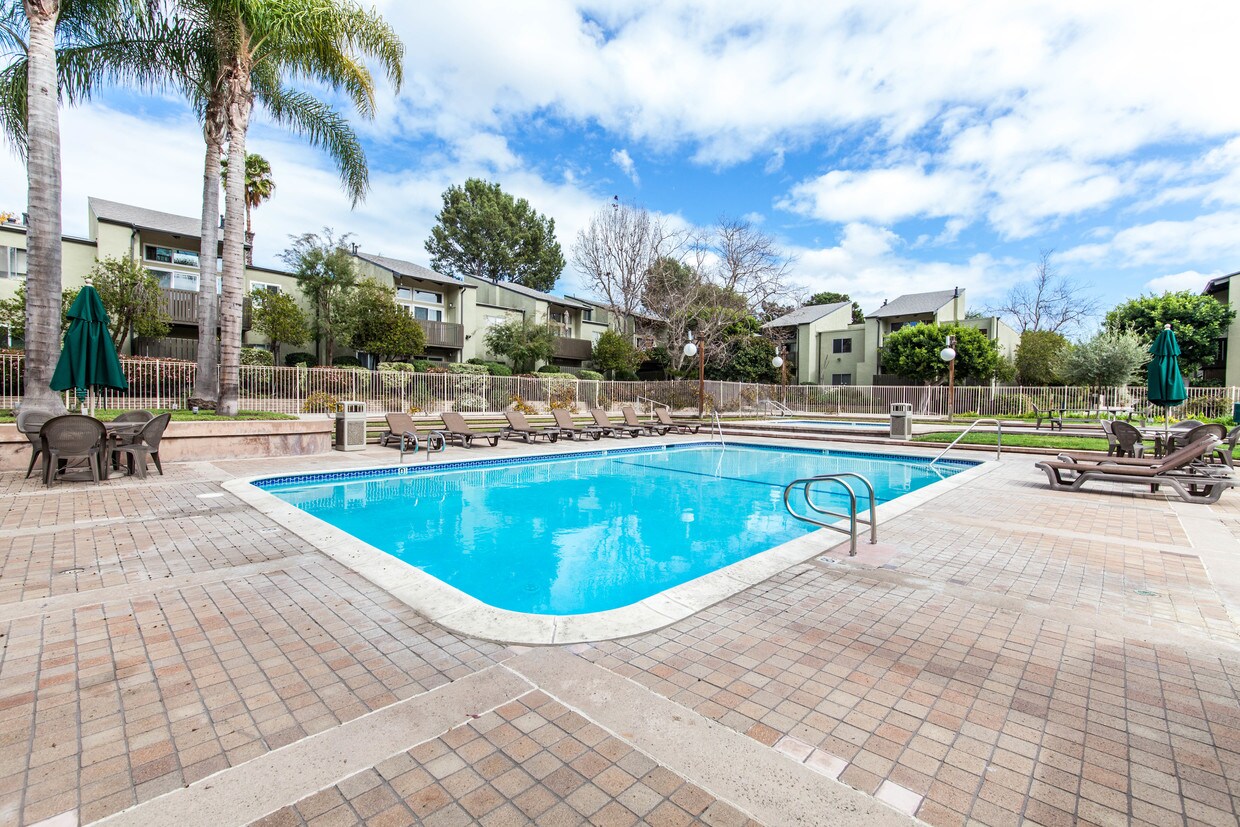 4838 Hollow Corner Rd, Culver City, CA 90230 Condo for Rent in Culver