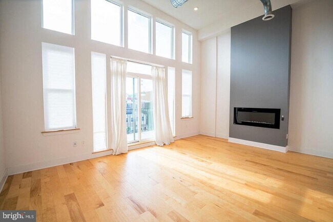 Foto del edificio - 1634 Ridge Ave