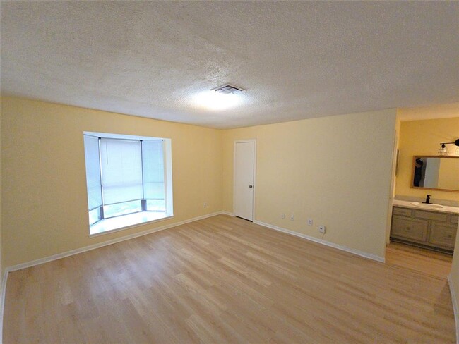 Building Photo - 2019 Place Rebecca Ln