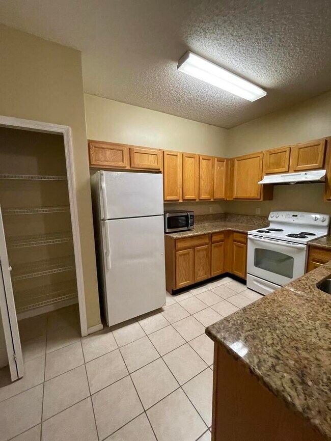 Building Photo - 463 Sherwood Oaks Dr