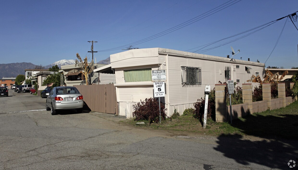 Foto del edificio - Sunset Trailer Grove