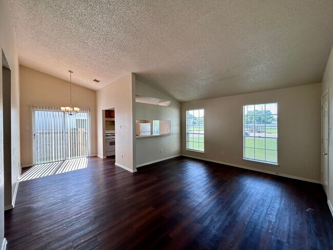 Foto del edificio - 508 Willowbend Cove