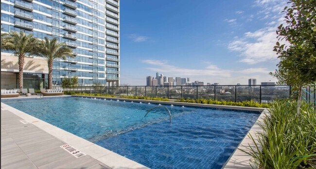 Foto del edificio - 3411 Yoakum Blvd