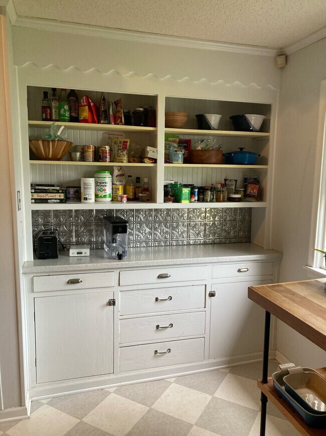Kitchen Countertop - 1252 6th St E