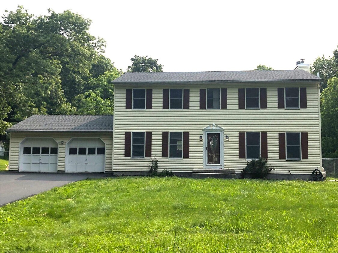 Primary Photo - 10 Farm View Rd