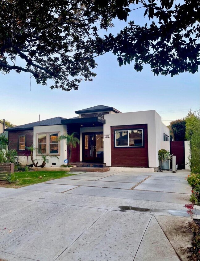 Foto principal - 12016 Clarkson Rd
