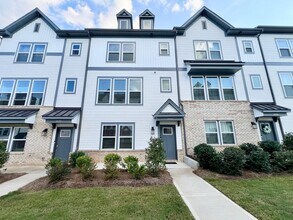 Building Photo - 1834 Blanche St