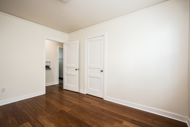 Building Photo - 905 O'Dwyer Pl