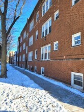 Building Photo - 7207 N Damen Ave