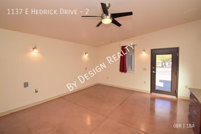 Foto del edificio - 1137 E Hedrick Dr