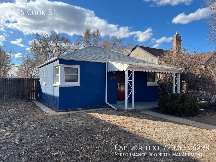 Foto principal - Charming Tiny Blue House Available for Imm...