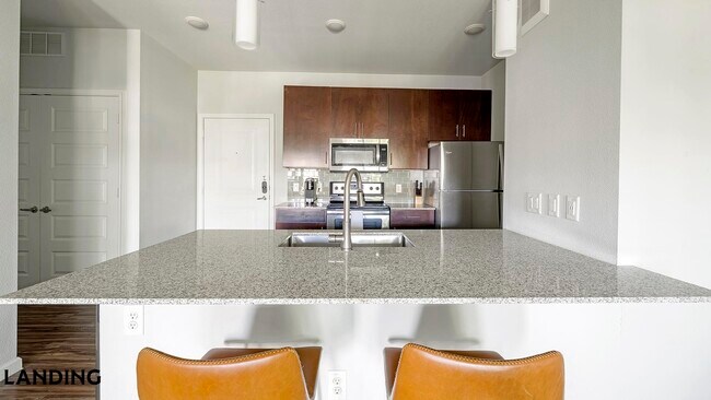 Foto del edificio - 715 W Slaughter Ln