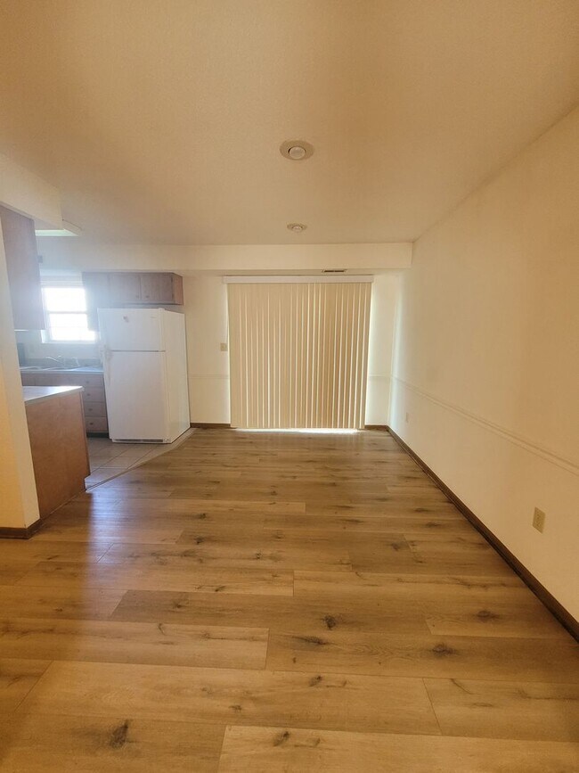 Foto del edificio - 2301-2303 Monmouth Ct