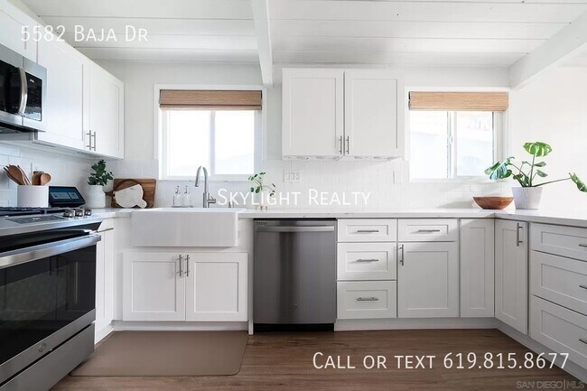 Building Photo - 5582 Baja Dr