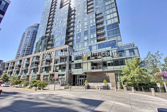 Foto del edificio - 2 Bed, 2 Bath Condo with 24 HR Concierge a...