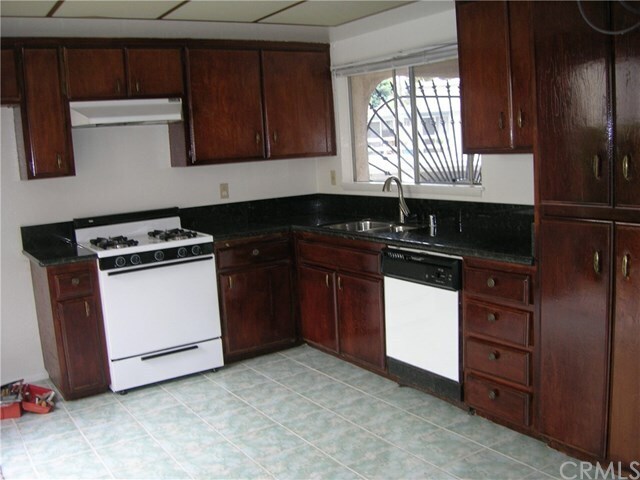 Building Photo - 318 Avenida Santa Barbara