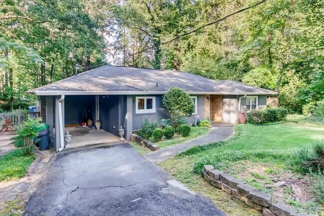 Foto del edificio - 2050 Sylvania Dr