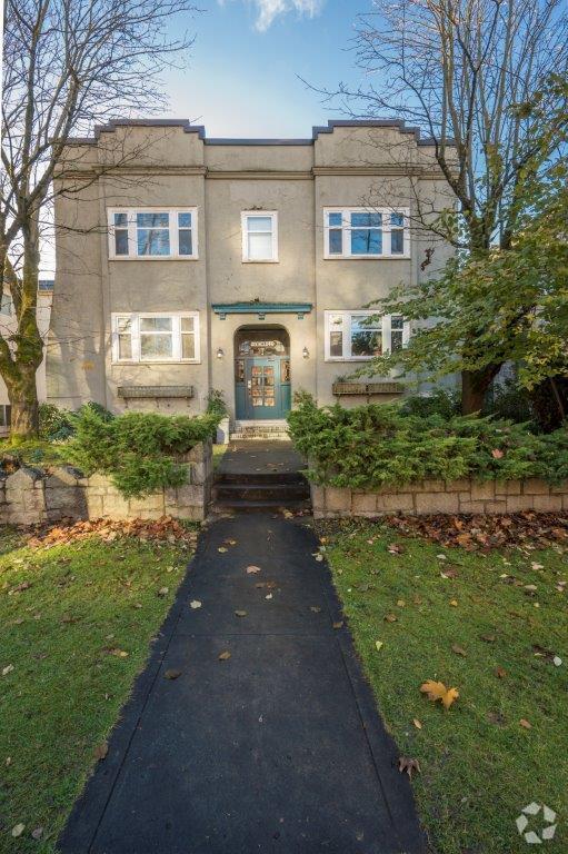 Building Photo - 1086 W 10th Ave