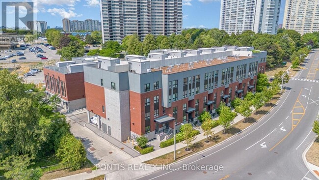 Photo du bâtiment - 2100-2100 Bridletowne Cir