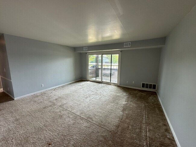 Building Photo - 6150 Cobblers Dr
