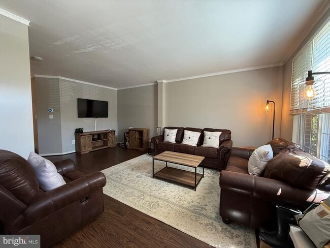 Building Photo - 8807 Howland Pl